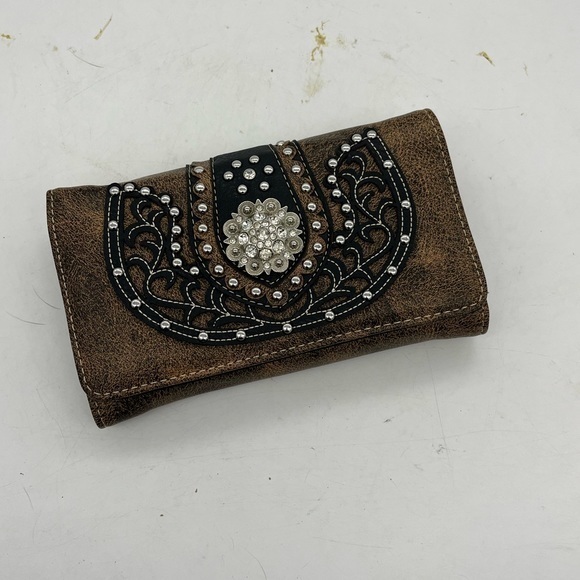 Boutique Brown Western Style Faux Leather Rhinestone Embellished Trifold Wallet - Picture 3 of 12